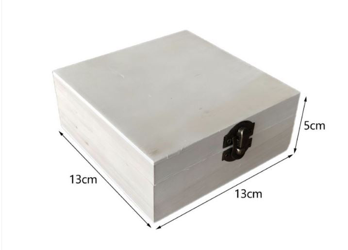 Κουτί ξύλινο με κούμπωμα 13x13x5cm